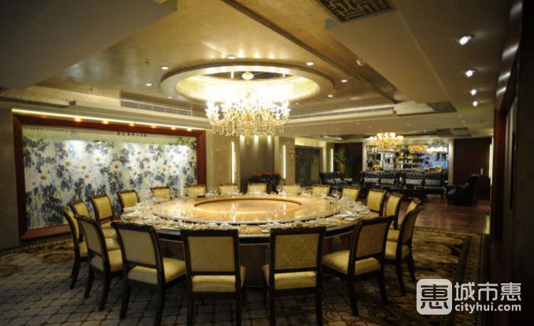 七彩云南大酒樓